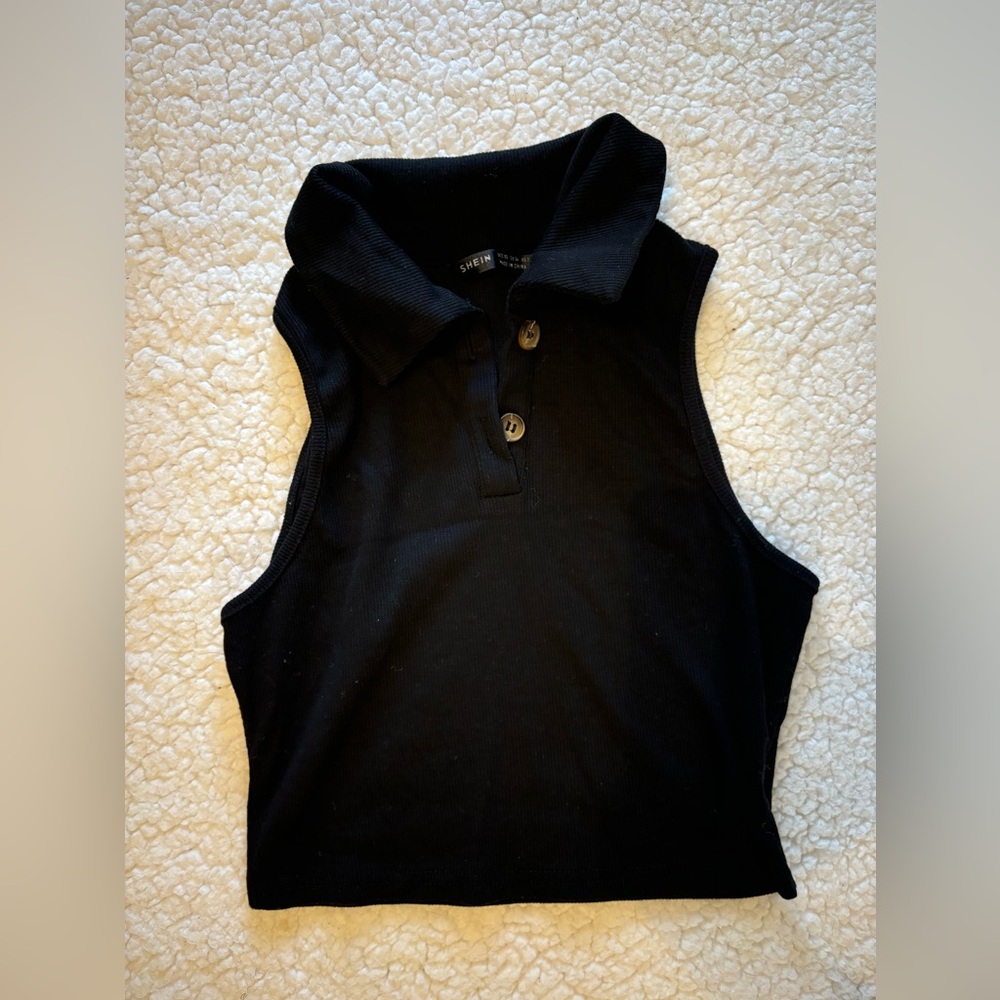 Cute Collared Sleeveless Crop Top